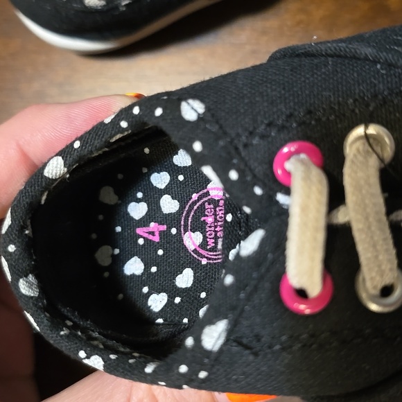 Wonder nation sneakers size 4 - Picture 10 of 11